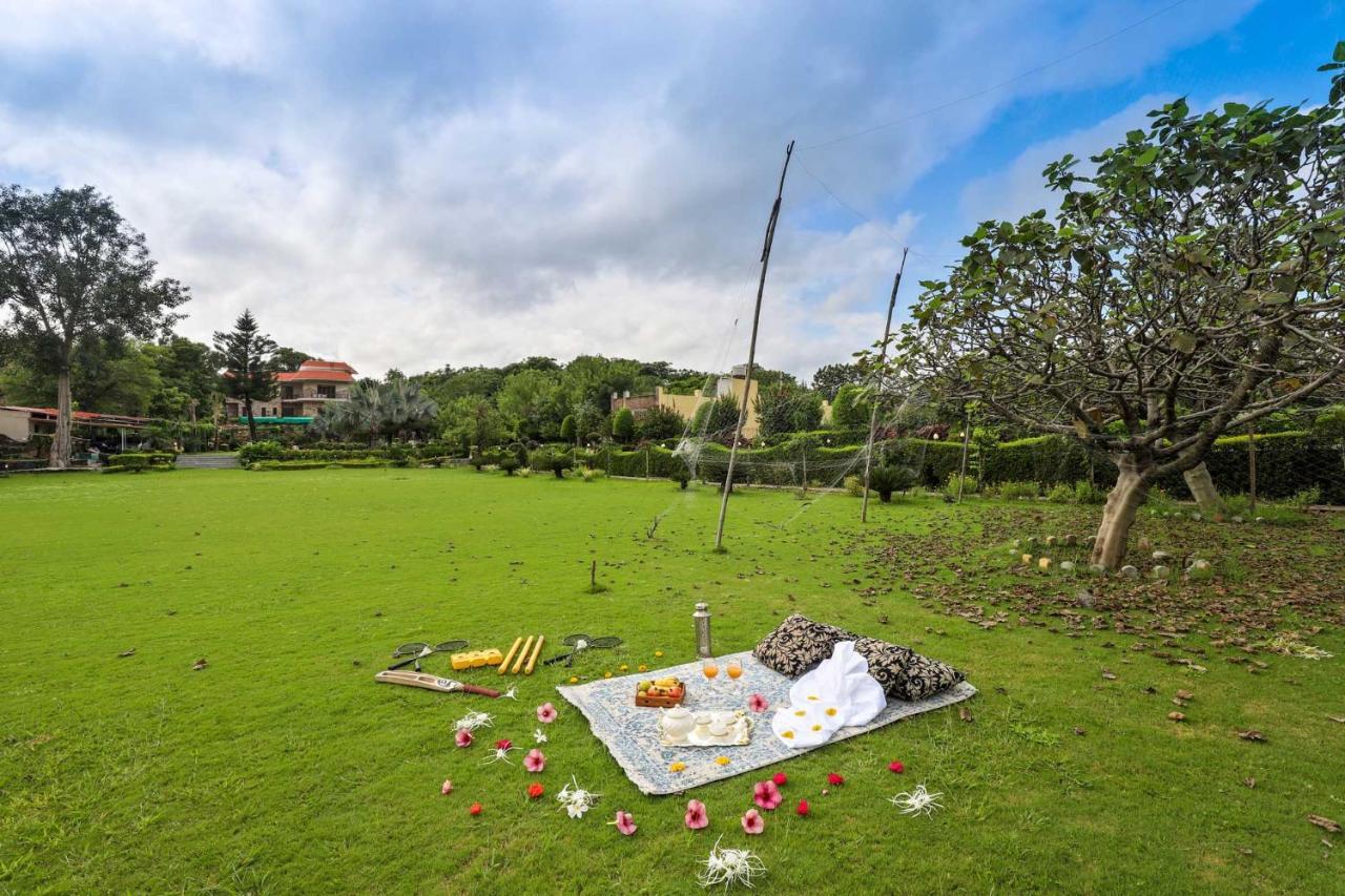 Stayvista'S Prakriti Farms With Outdoor Pool, Complimentary Breakfast And Hi-Tea Udaipur Eksteriør bilde