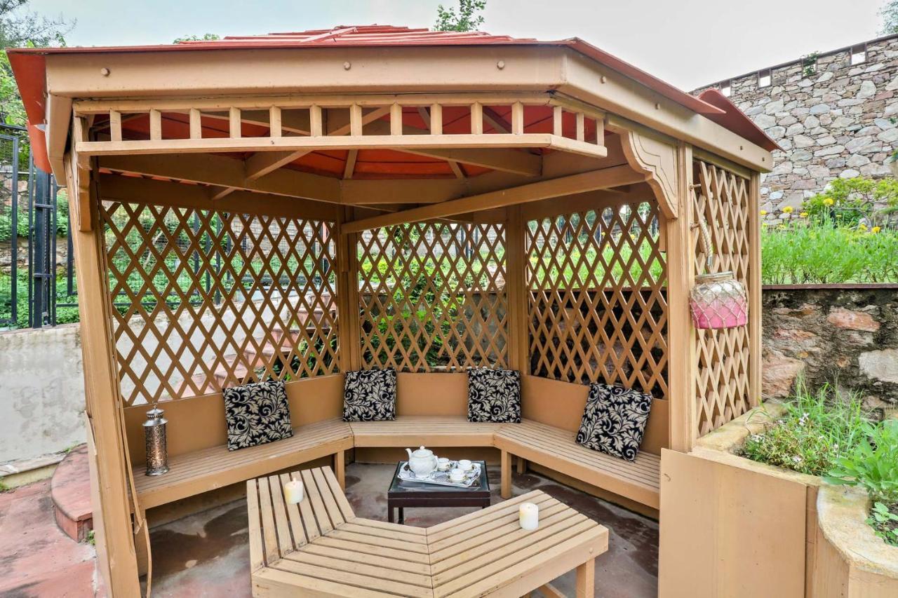 Stayvista'S Prakriti Farms With Outdoor Pool, Complimentary Breakfast And Hi-Tea Udaipur Eksteriør bilde